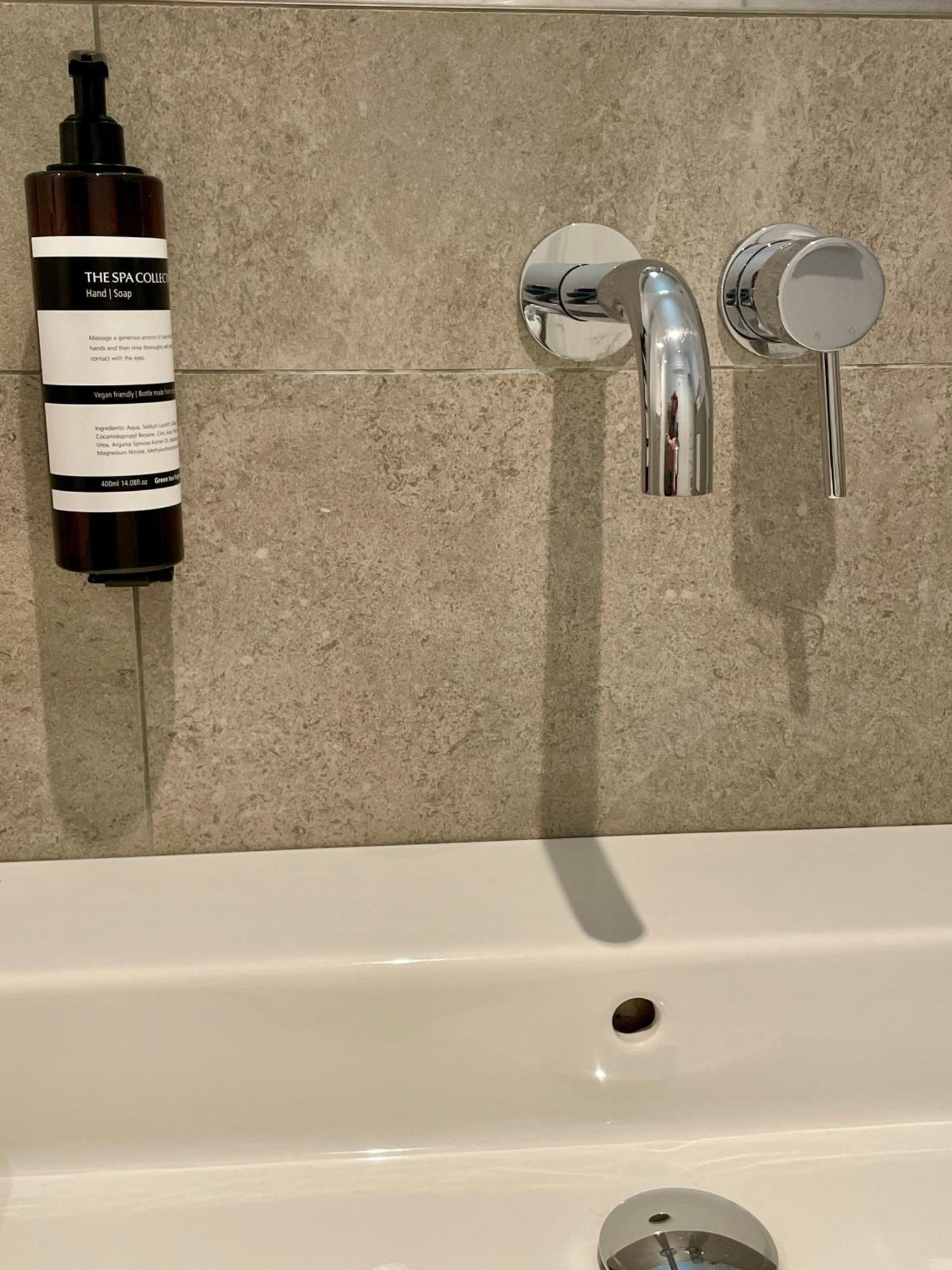 - - De Zevende Heerlijkheid Hotel 3*
